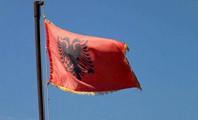albanija_zastava.jpg