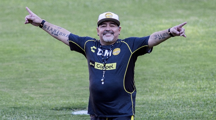 diego-maradona-mexico-arrival.jpg