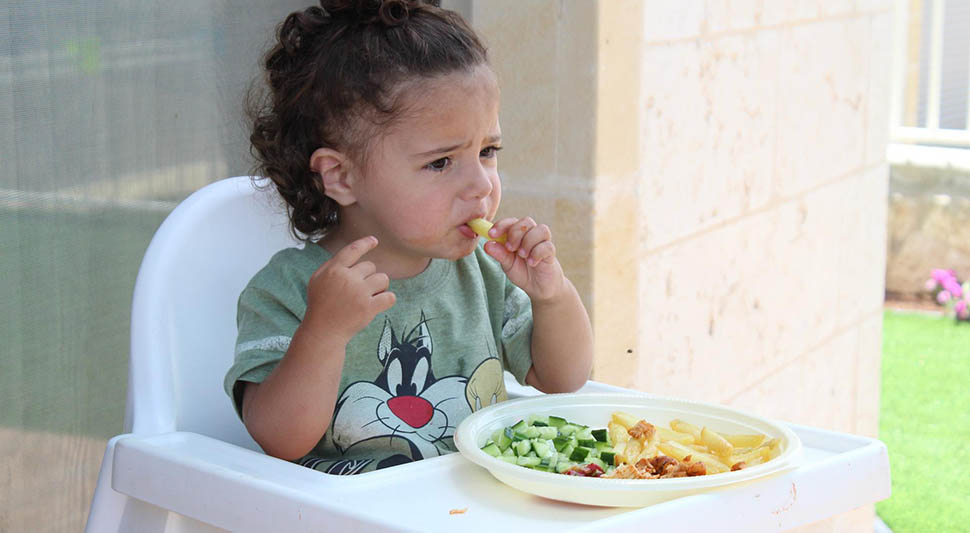 dijete-hrana-pixabay-ilustracija.jpg