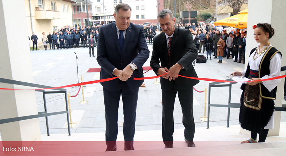 6384a7934b6e4-dodik2.jpg