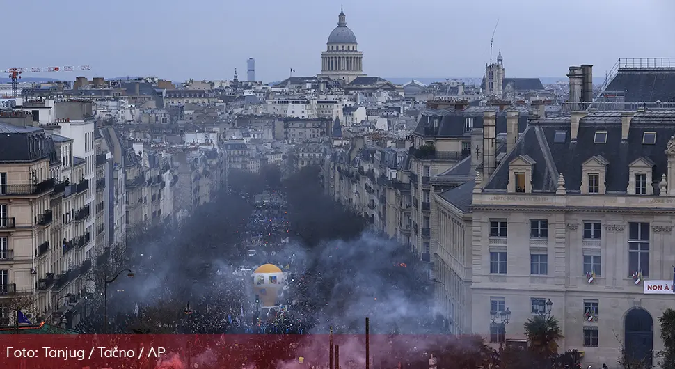 Pariz-protesti.webp