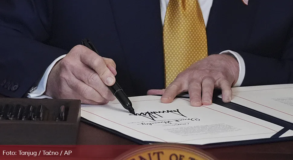 6878be564982a-трамп.webp